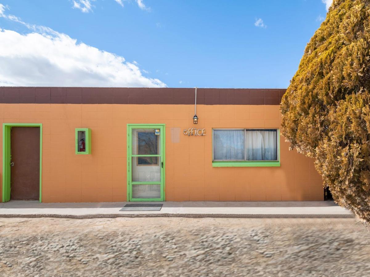 Oyo Hotel Hanksville, Ut Esterno foto